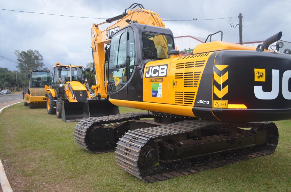 Novos equipamentos vão reforçar trabalho nas estradas rurais