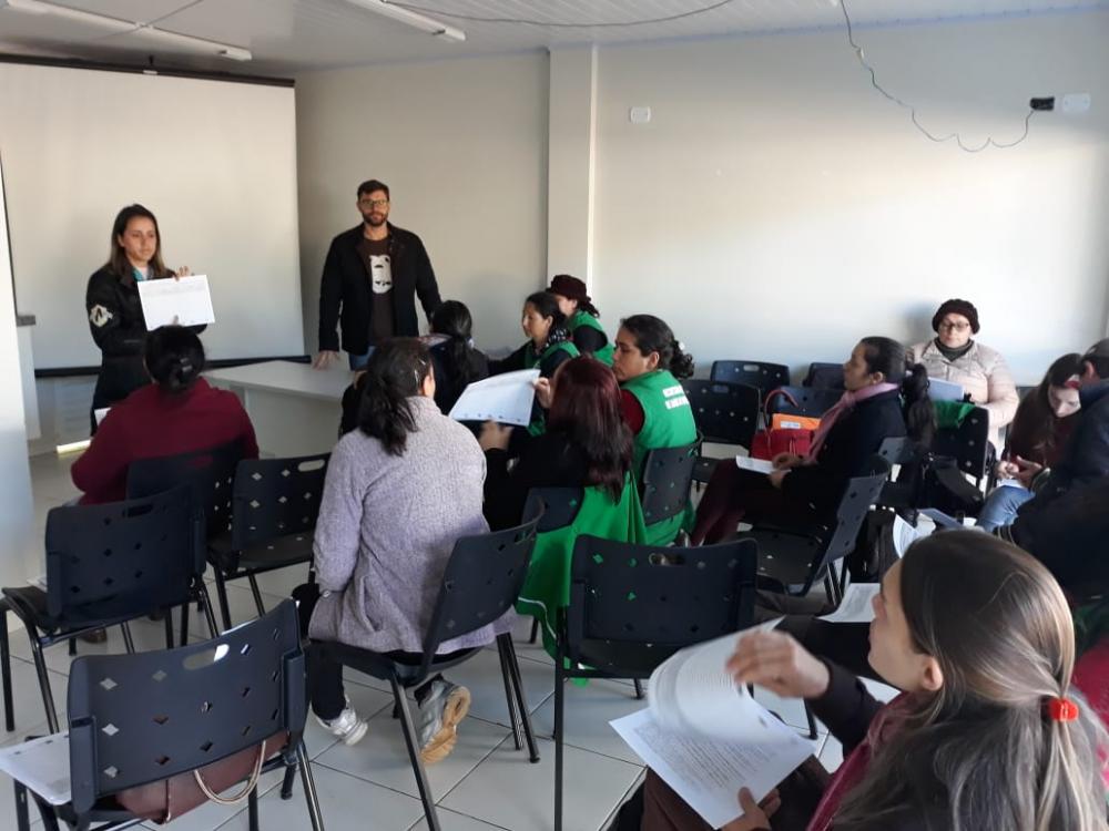 Agentes Comunitários de Saúde e Agentes de Endemias recebem capacitação sobre a dengue