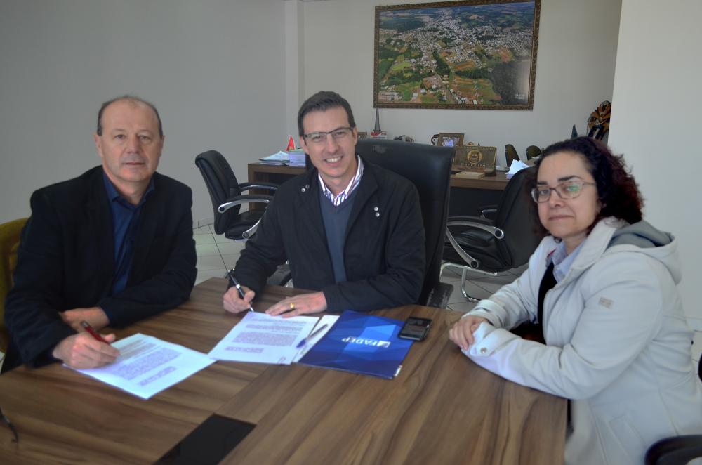 Administração Municipal e FADEP fazem convênio para acadêmicos de medicina estagiarem nas unidades de saúde de Chopinzinho