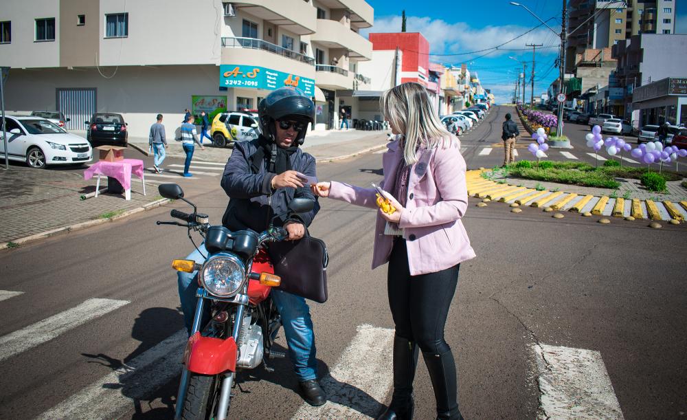 Ação desenvolvida em Chopinzinho relembra os 12 anos da Lei Maria da Penha